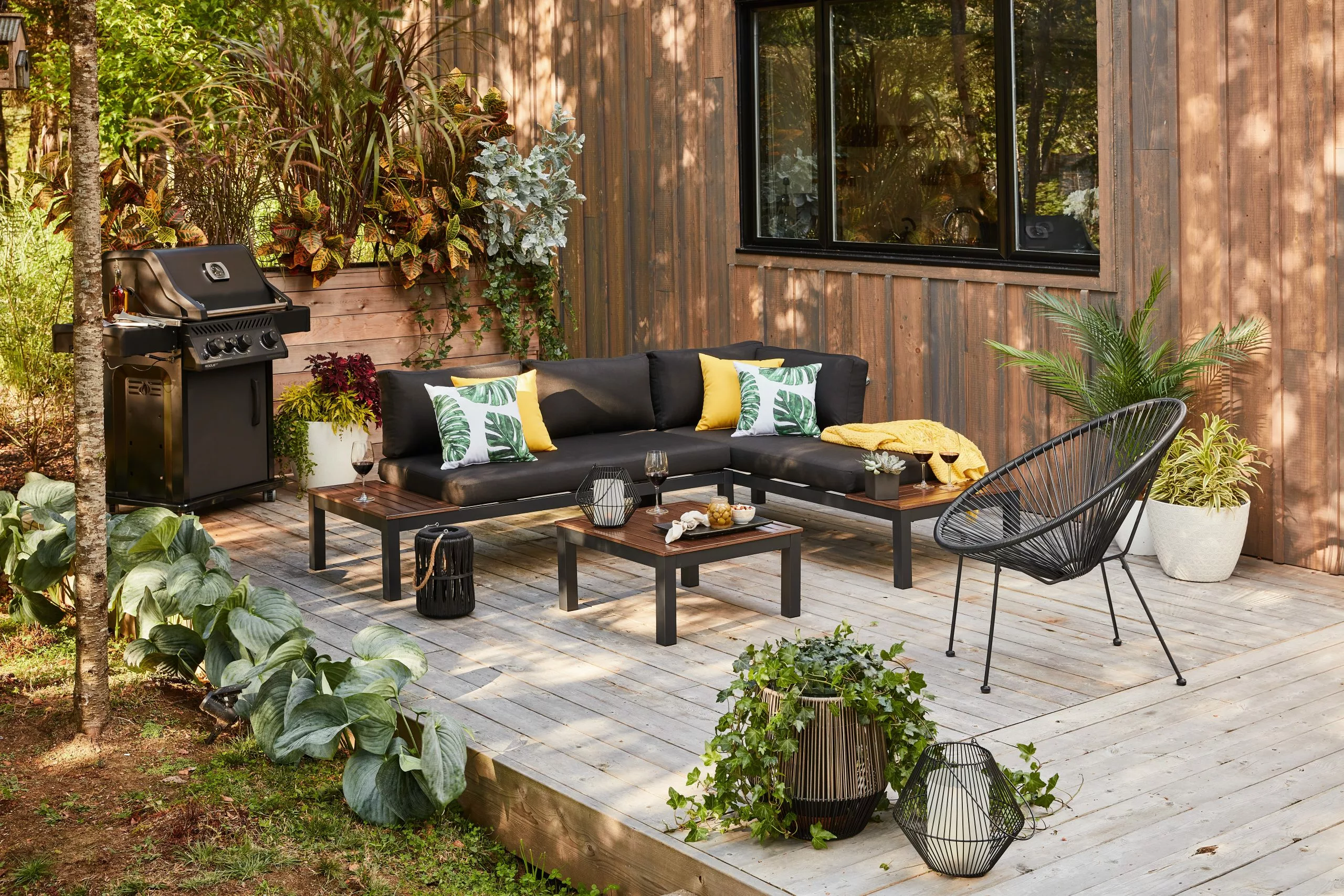 Allen + Roth Metal Glass Lantern Large 7 Allen + Roth Metal Glass Lantern Large - Image 7