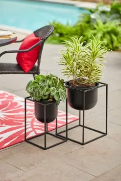 Allen + Roth Metal Planter Large